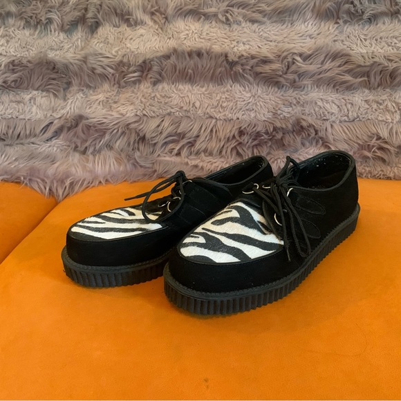 Demonia Zebra Creeper Platform Loafers - Picture 6 of 8